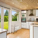Ilwith - 400m From The Sea By Interhome Дом отдыха